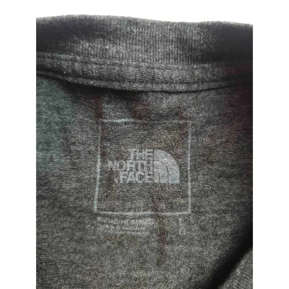 The North‎ Face Shirt Mens Large Gray Training Running Lightweight Athleisure